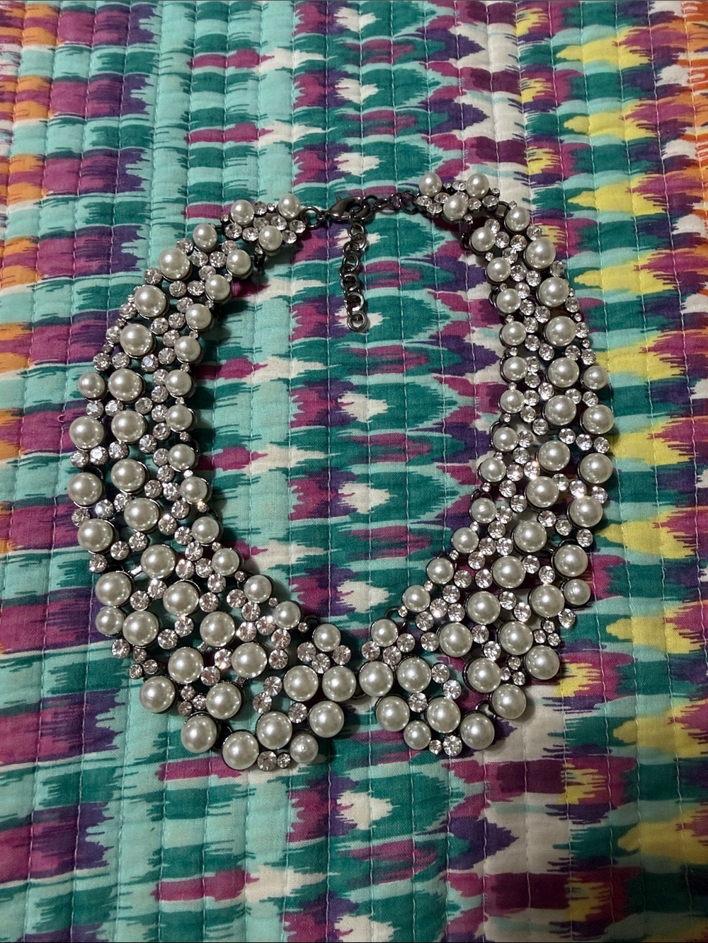 Rhinestone and pearl collar neckiace
